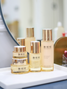 多少岁需要抗初老？郑明明金致焕颜淡纹套组值得推荐